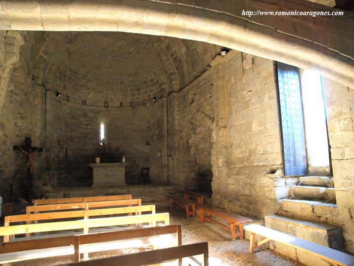 INTERIOR DEL TEMPLO HACIA LA CABECERA DESDE DEBAJO DEL CORO